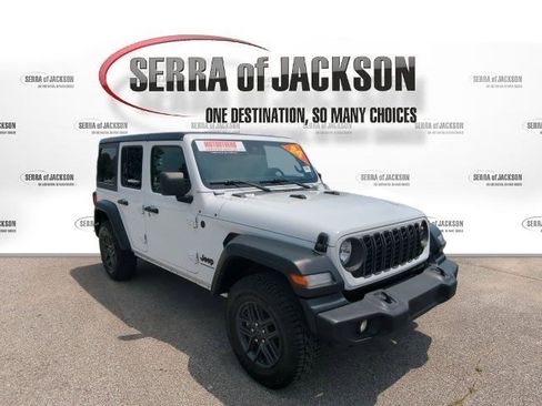 Used 2024 Jeep Wrangler Unlimited Sport AWD/4WD image 2