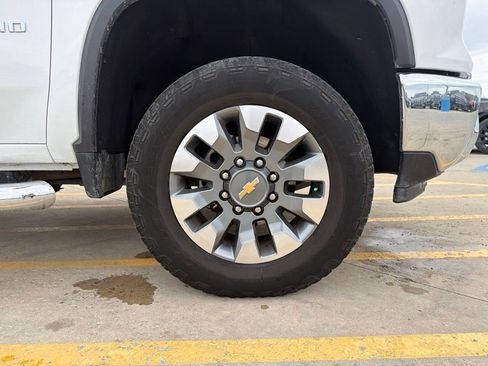 Used 2025 Chevrolet Silverado 2500 LT AWD/4WD image 31