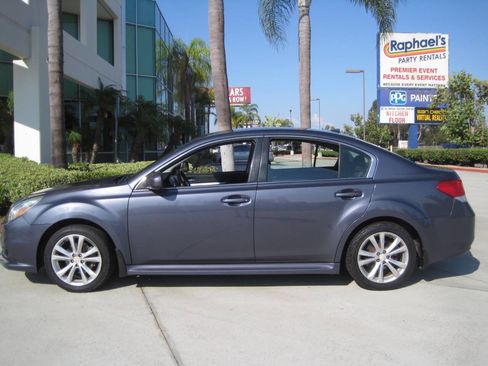 Used 2014 Subaru Legacy 2.5i Premium image 2
