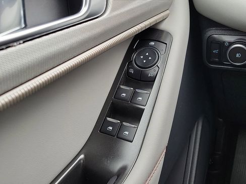 New 2026 Ford Explorer Active w/ Active Comfort Package image 14