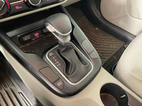 Used 2020 Kia Soul LX FWD image 9