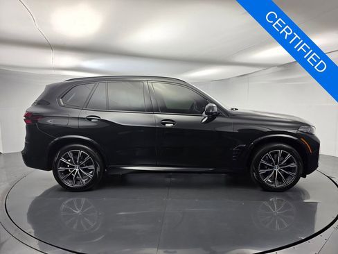 Used 2024 BMW X5 xDrive40i w/ M Sport Package AWD/4WD image 3