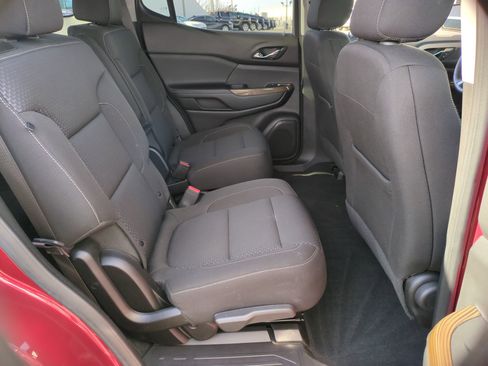 Certified 2023 GMC Acadia SLE w/ Driver Convenience Package image 26