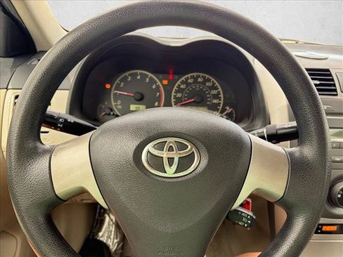 Used 2011 Toyota Corolla LE FWD image 8