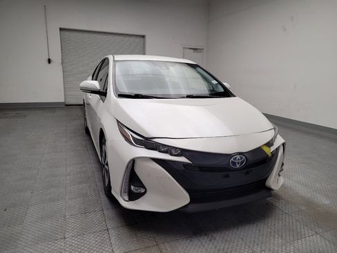 Used 2017 Toyota Prius Prime Advanced image 14