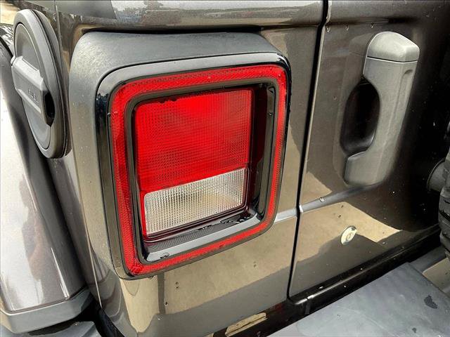 Used 2018 Jeep Wrangler Unlimited Rubicon AWD/4WD image 30