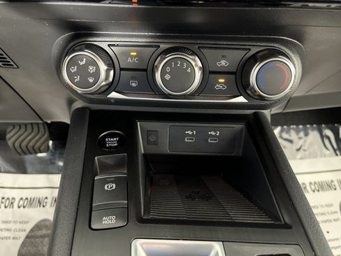 Used 2025 Nissan Kicks SV FWD image 23