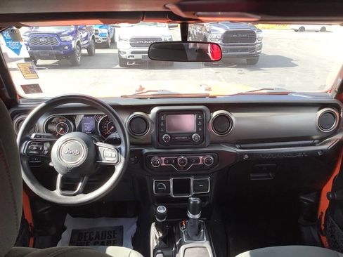 Used 2018 Jeep Wrangler Unlimited Sport image 10