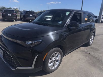 Used 2024 Kia Soul LX w/ Option Group 015