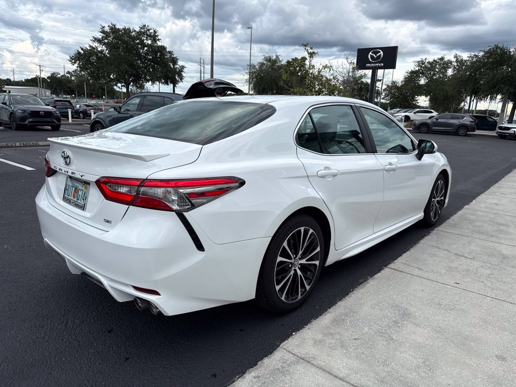 Used 2018 Toyota Camry SE w/ Convenience Package FWD image 5