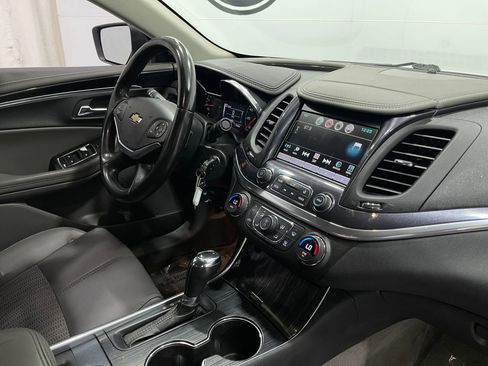 Used 2017 Chevrolet Impala LT FWD image 17