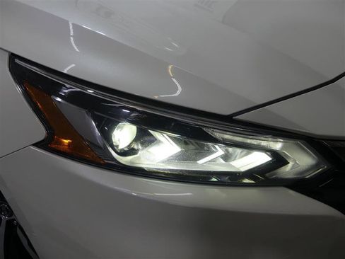 Used 2020 Nissan Altima 2.5 SR image 15