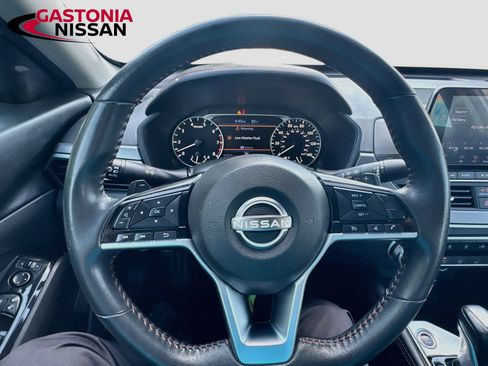 Used 2024 Nissan Altima 2.5 SR FWD image 14