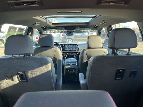 Certified 2024 Chevrolet Traverse RS w/ LPO, Floor Liner Package image 13