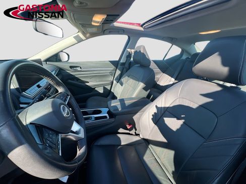 Used 2024 Nissan Altima 2.5 SR w/ SR Premium Package image 29