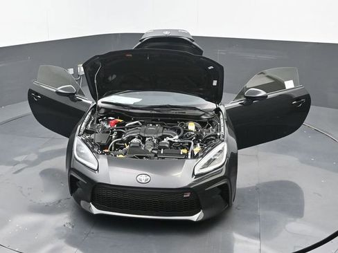 Used 2025 Toyota GR86 Premium w/ Performance Package RWD image 32