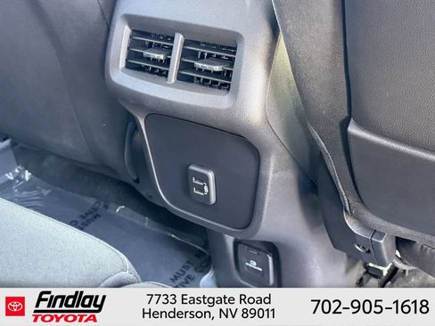 Used 2024 GMC Terrain SLE w/ Driver Convenience Package FWD image 14