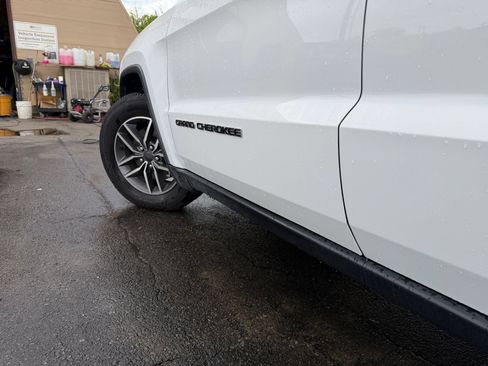 Used 2021 Jeep Grand Cherokee Limited AWD/4WD image 32