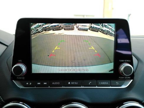 Used 2025 Nissan Sentra SV FWD image 8