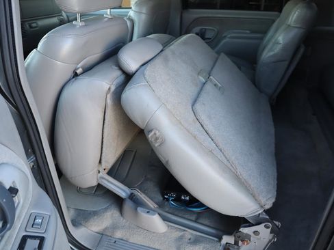 Used 1999 Chevrolet Suburban 2WD w/ Preferred Equipment Group 3 image 33