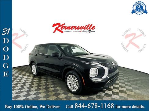 Used 2024 Mitsubishi Outlander ES image 1