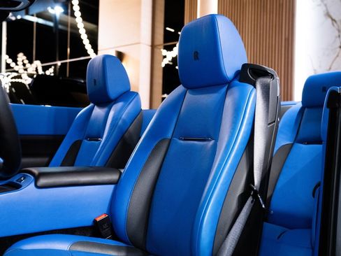 Used 2018 Rolls-Royce Dawn image 14