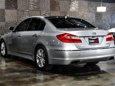Used 2013 Hyundai Genesis 3.8 w/ Premium Pkg RWD image 10