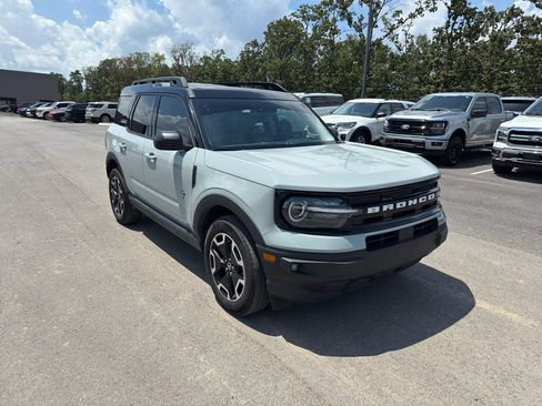 Used 2024 Ford Bronco Sport Outer Banks w/ Tech Package AWD/4WD image 3