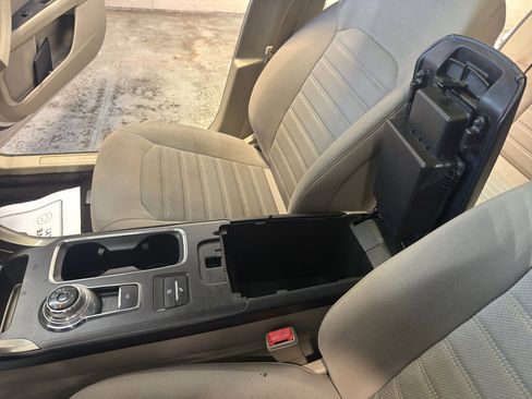 Used 2019 Ford Fusion SE image 19