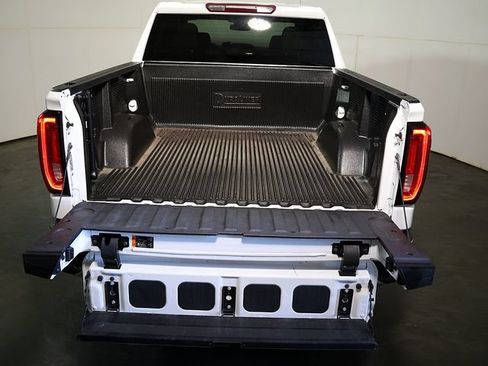 Used 2024 GMC Sierra 1500 SLT AWD/4WD image 10