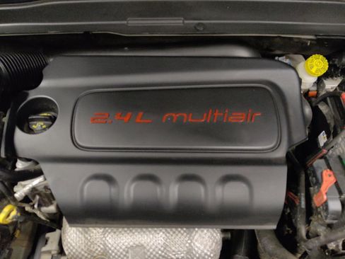 Used 2015 Jeep Renegade Limited FWD image 30
