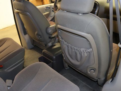 Used 2007 Dodge Caravan SXT w/ Popular Equipment Group I FWD image 27