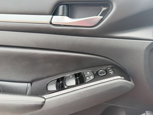 Certified 2023 Nissan Altima 2.5 SV image 17