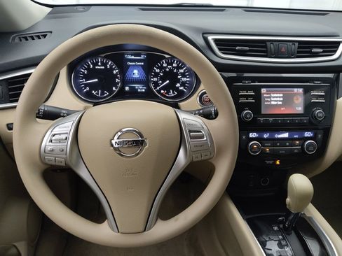 Used 2015 Nissan Rogue SV FWD image 22