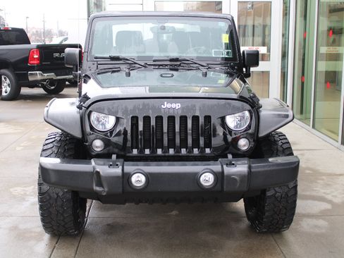 Used 2018 Jeep Wrangler Sport image 2