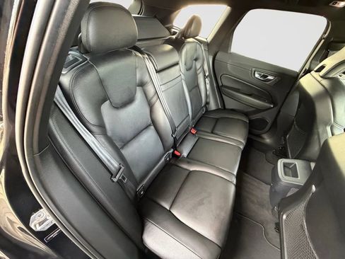 Used 2019 Volvo XC60 T5 Momentum w/ Multimedia Package AWD/4WD image 51