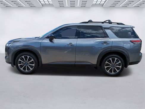 Certified 2026 Nissan Pathfinder SL w/ SL Premium Package FWD image 8
