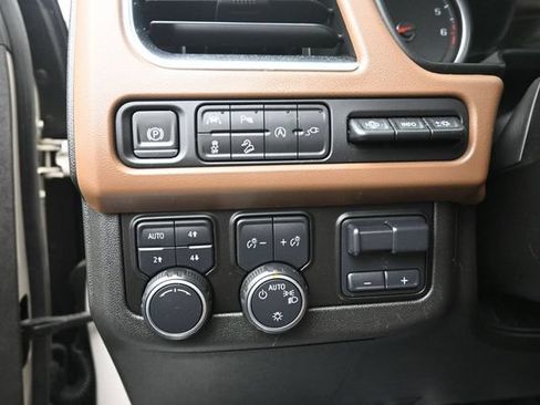 Used 2021 Chevrolet Tahoe High Country w/ Premium Package AWD/4WD image 17