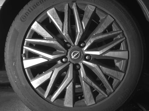 Used 2025 Nissan Altima 2.5 SV FWD image 15
