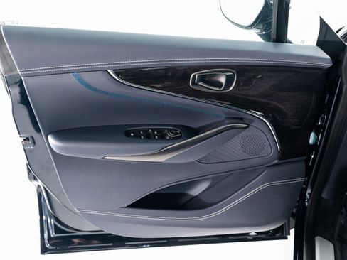 Used 2025 Aston Martin DBX 707 image 11