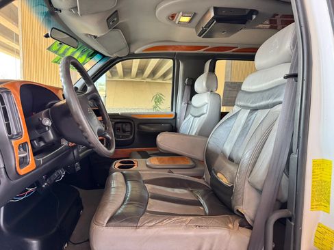 Used 2006 Chevrolet Kodiak C4500 2WD Crew Cab image 12