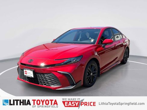 Certified 2025 Toyota Camry SE w/ Convenience Package FWD image 1