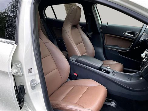 Used 2015 Mercedes-Benz GLA 250 4MATIC image 17