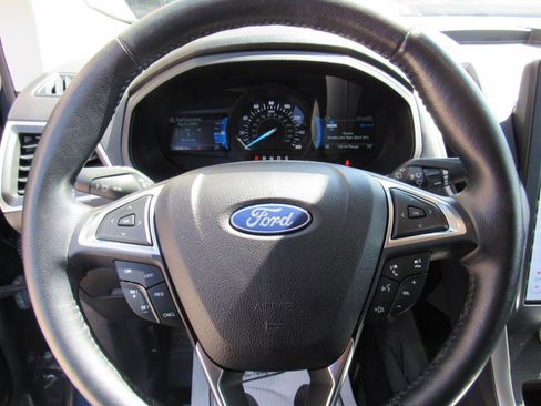 Used 2023 Ford Edge SEL w/ Convenience Package image 12