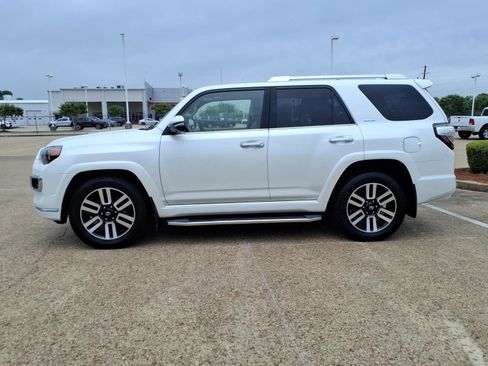 Used 2022 Toyota 4Runner Limited RWD image 2