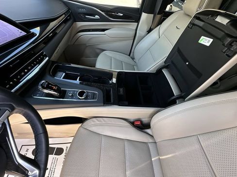 Certified 2024 Cadillac Escalade ESV Premium Luxury RWD image 29