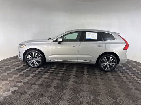 Used 2023 Volvo XC60 B5 Plus image 10