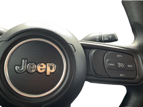 Used 2025 Jeep Wrangler Unlimited Sport AWD/4WD image 39