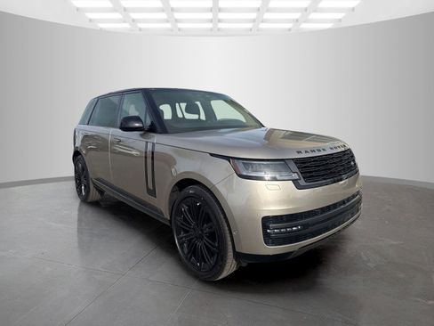 New 2026 Land Rover Range Rover Long Wheelbase SE image 3