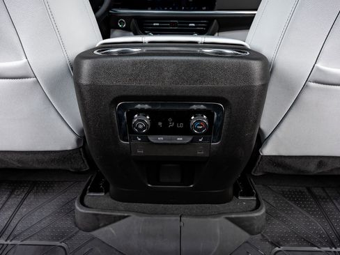 Used 2025 Chevrolet Suburban Premier w/ Sun And Tow Package image 29